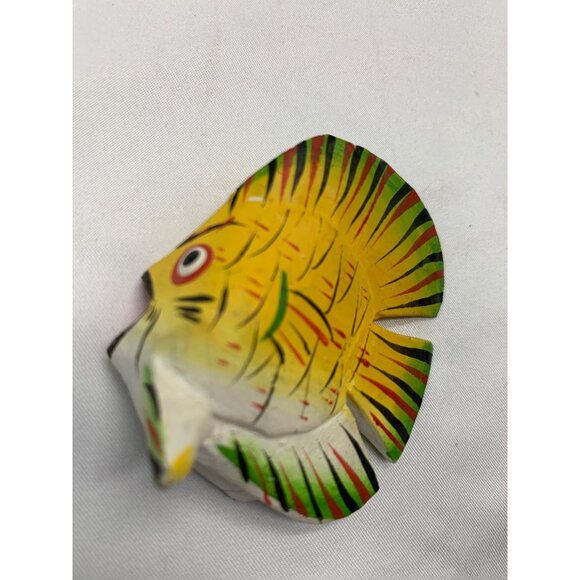 1980s 3 PC Tropical Fish Colorful Wood Hand Carved Painted Free Standing - Picture 5 of 11